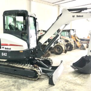 Mini Escavadeira Bobcat E42 R$180.000,00
